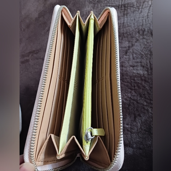 Coach Wallet - Picture 5 of 5